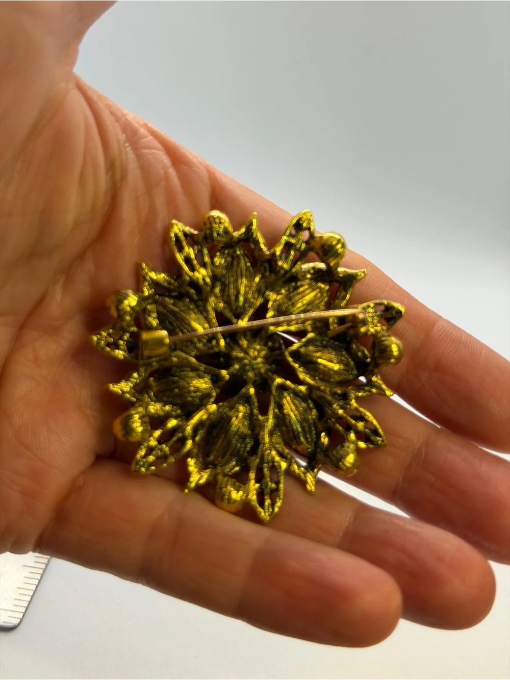 Vintage-Inspired Purple Crystal Floral Brooch